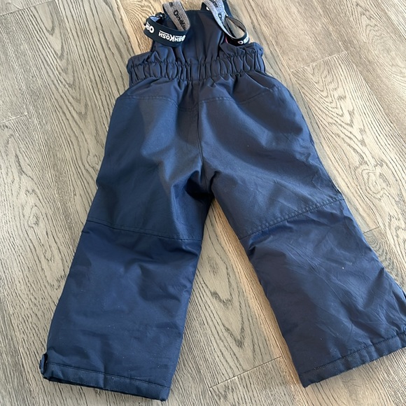 Oshkosh 4T snow pants - Picture 4 of 4